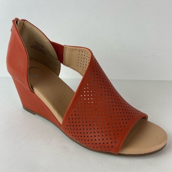 Journee Collection - Women's Aretha Wedge - Picture 5 of 16